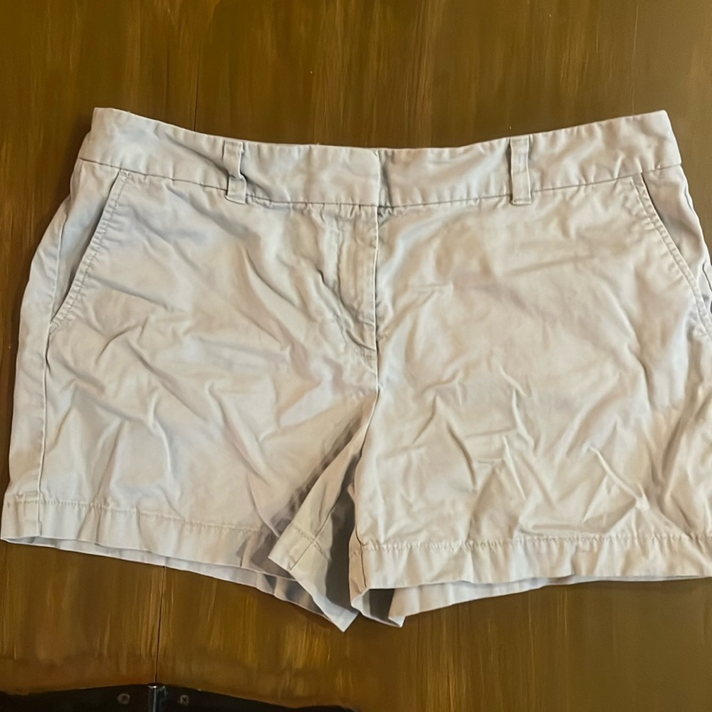 Classic light gray cotton Ann Taylor Loft original chino shorts!